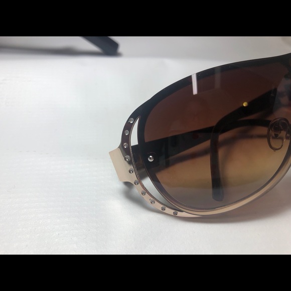 Sunglasses - Picture 3 of 4